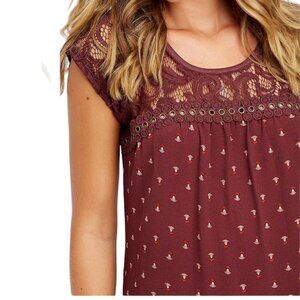 Maurices Laced wine blouse top EUC
